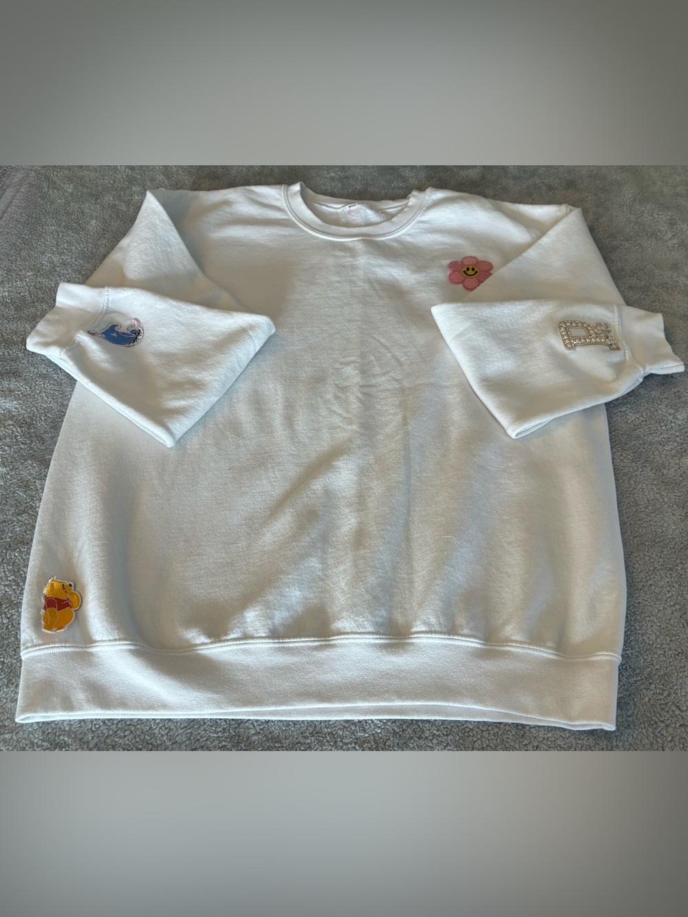 Women’s White Sweatshirt  Patch Details of Winnie the Pooh Characters Size XL